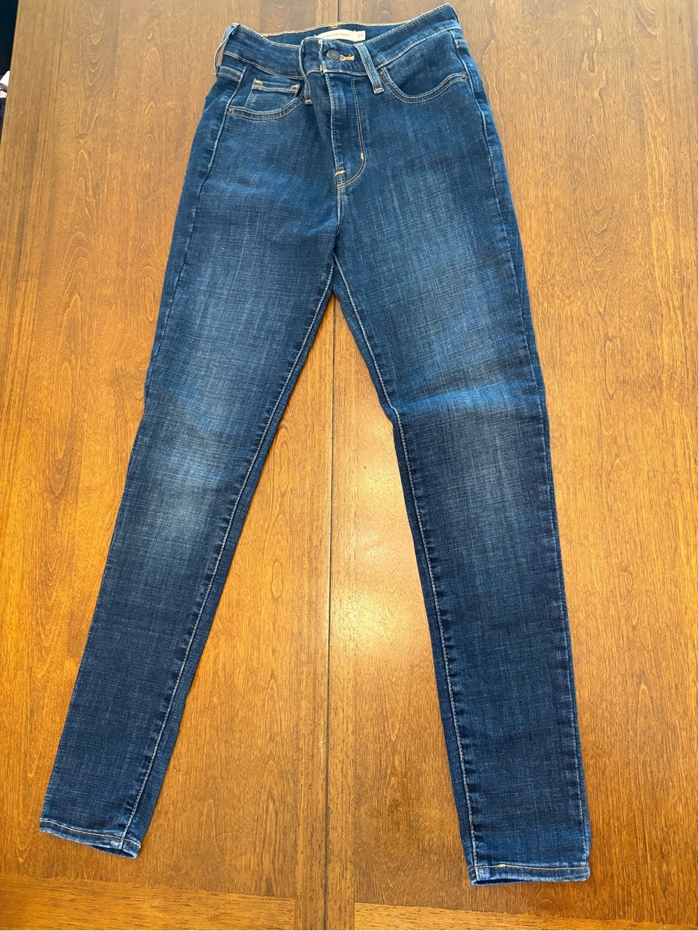 Levi's Indigo Skinny Jeans - Dark Wash